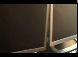 Девушки на планшет снимают свои лесбийские игры